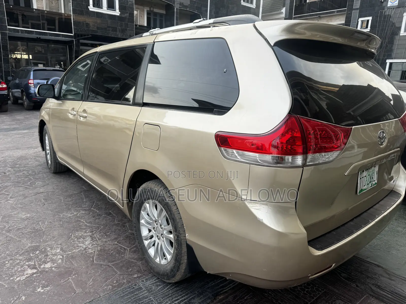 Toyota Sienna XLE 7 Passenger 2011 Gold
