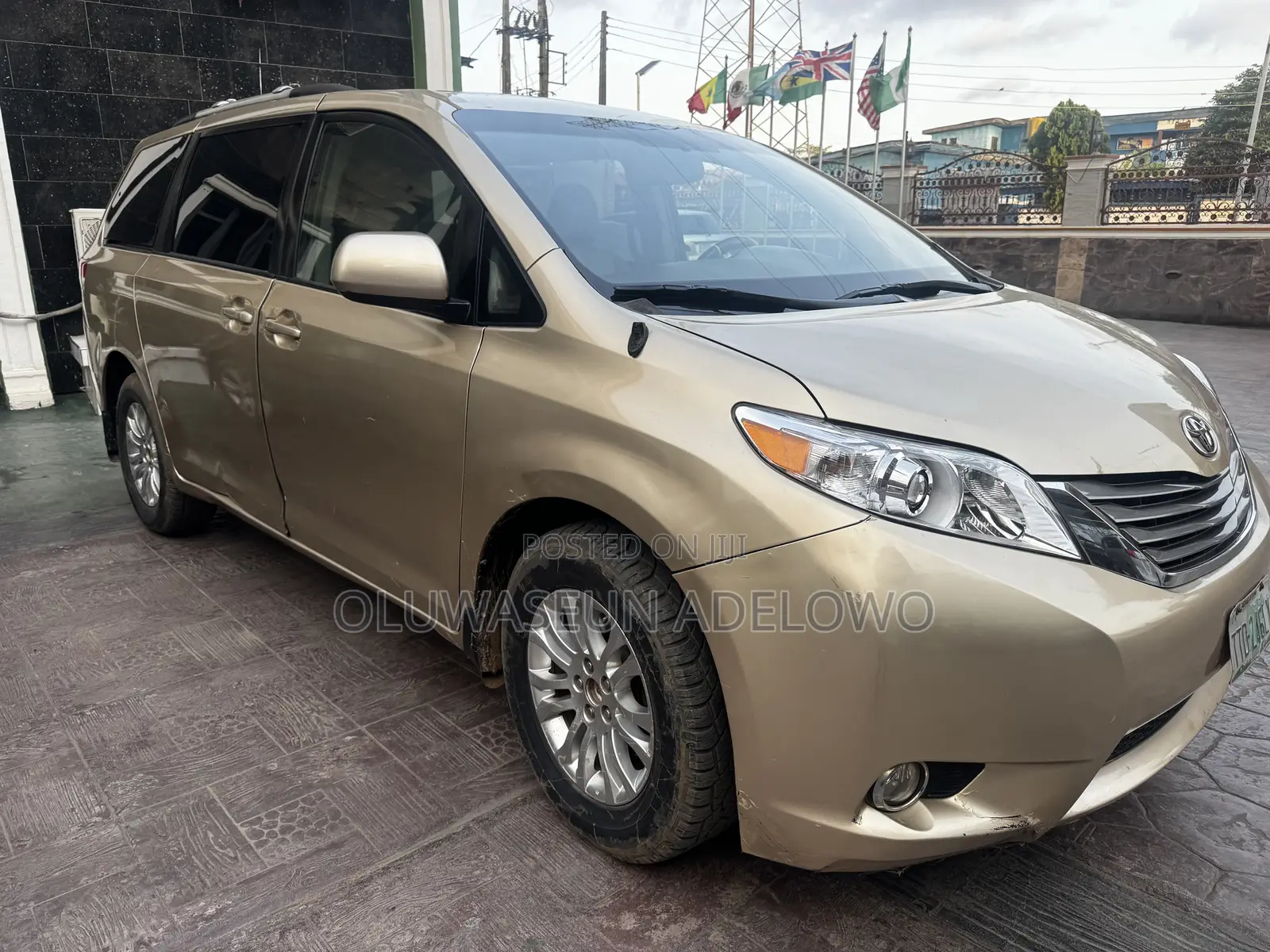 Toyota Sienna XLE 7 Passenger 2011 Gold