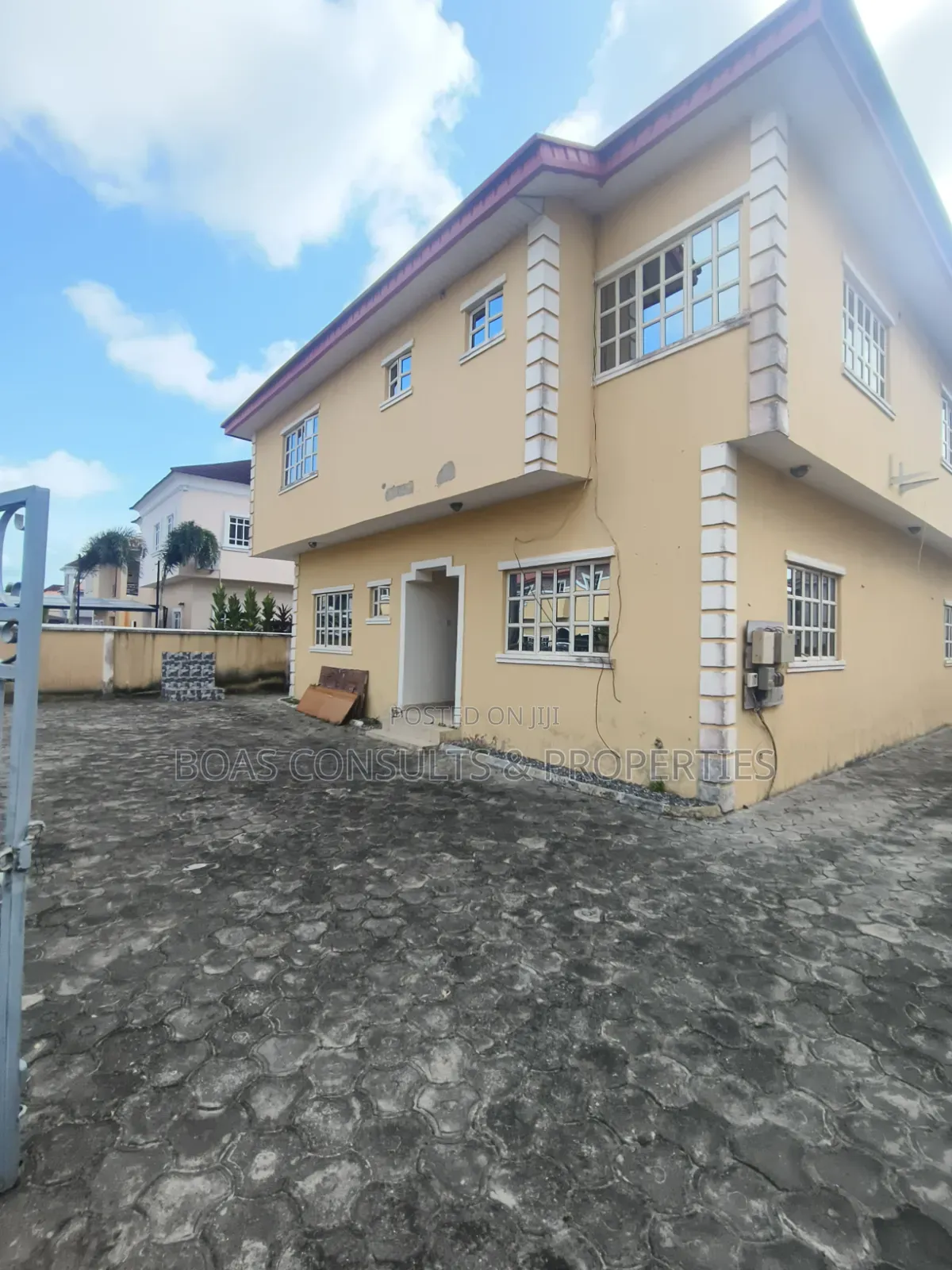 5bdrm Duplex in Sangotedo for sale
