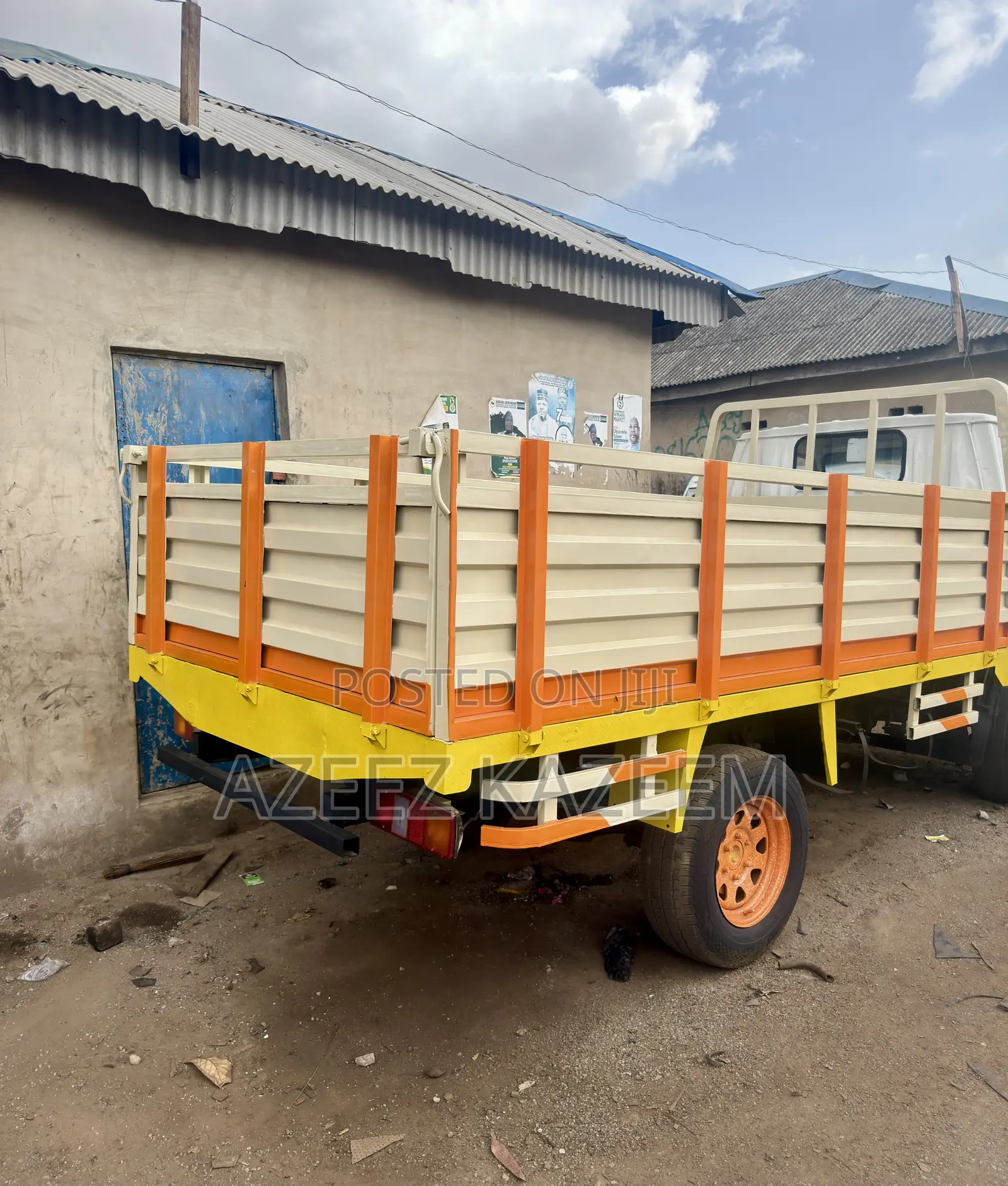 Toyota Dyna 150 Company Used Dropped Sided Bucket
