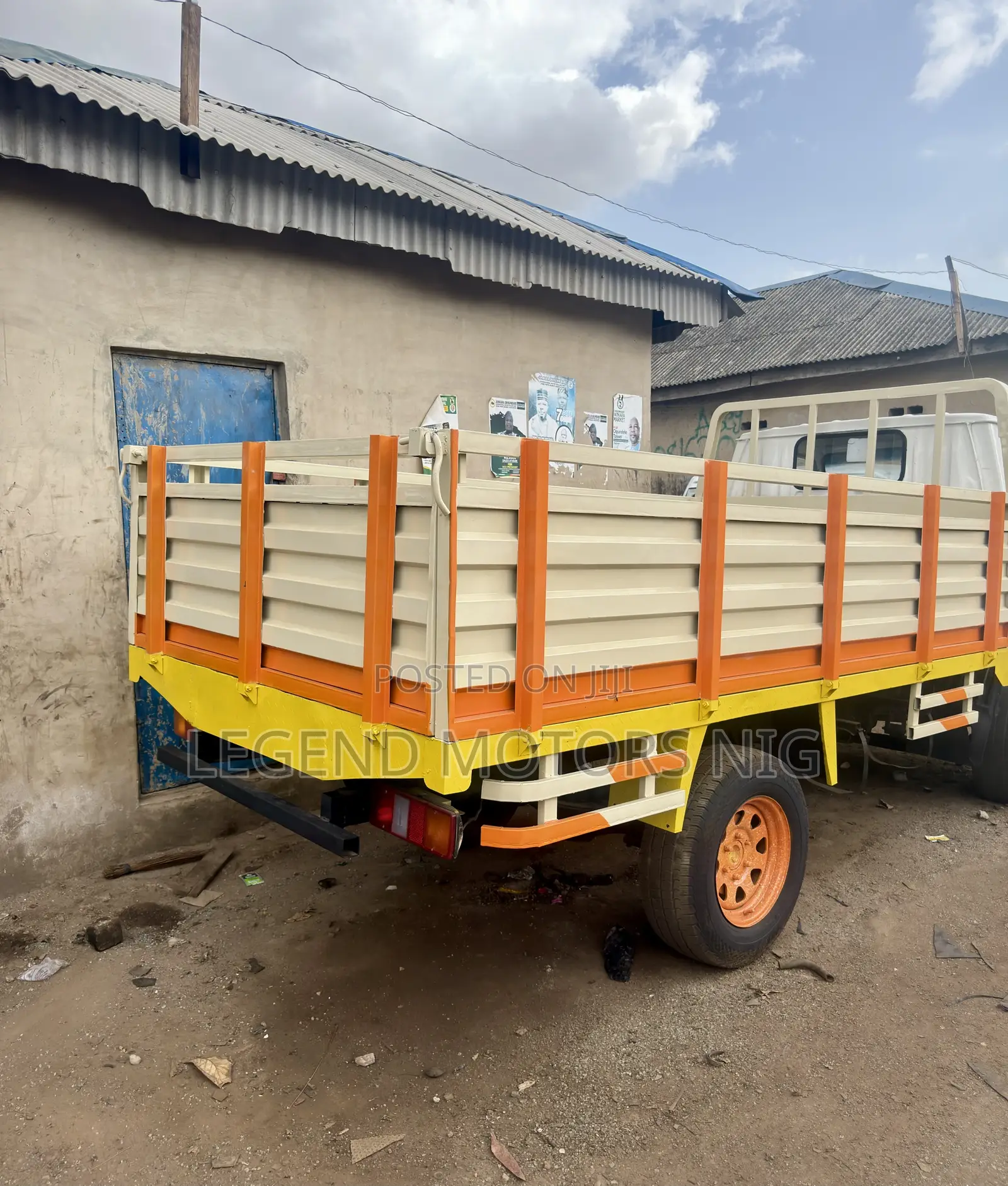 Toyota Dyna 150 Company Used Dropped Sided Bucket