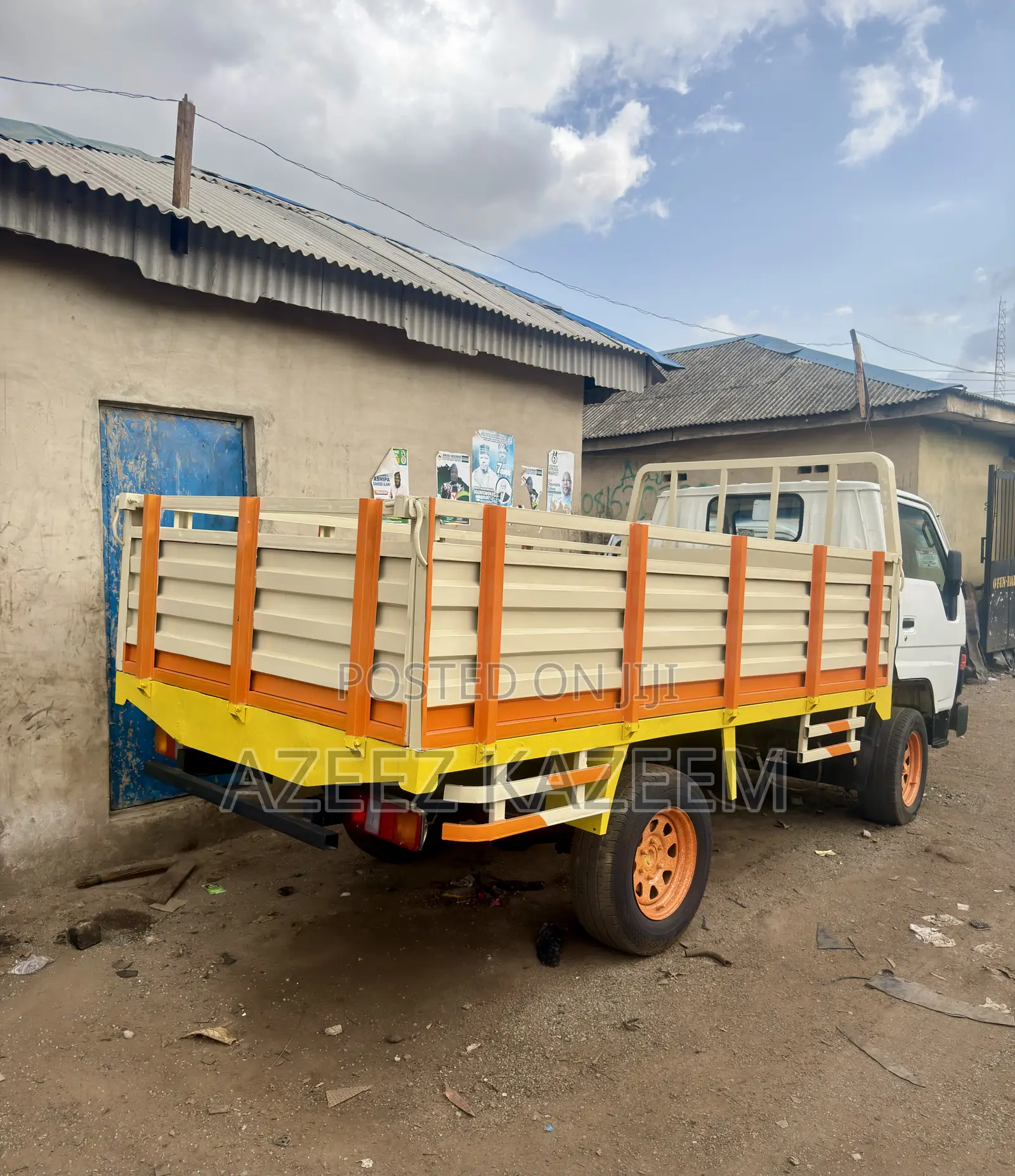Toyota Dyna 150 Company Used Dropped Sided Bucket