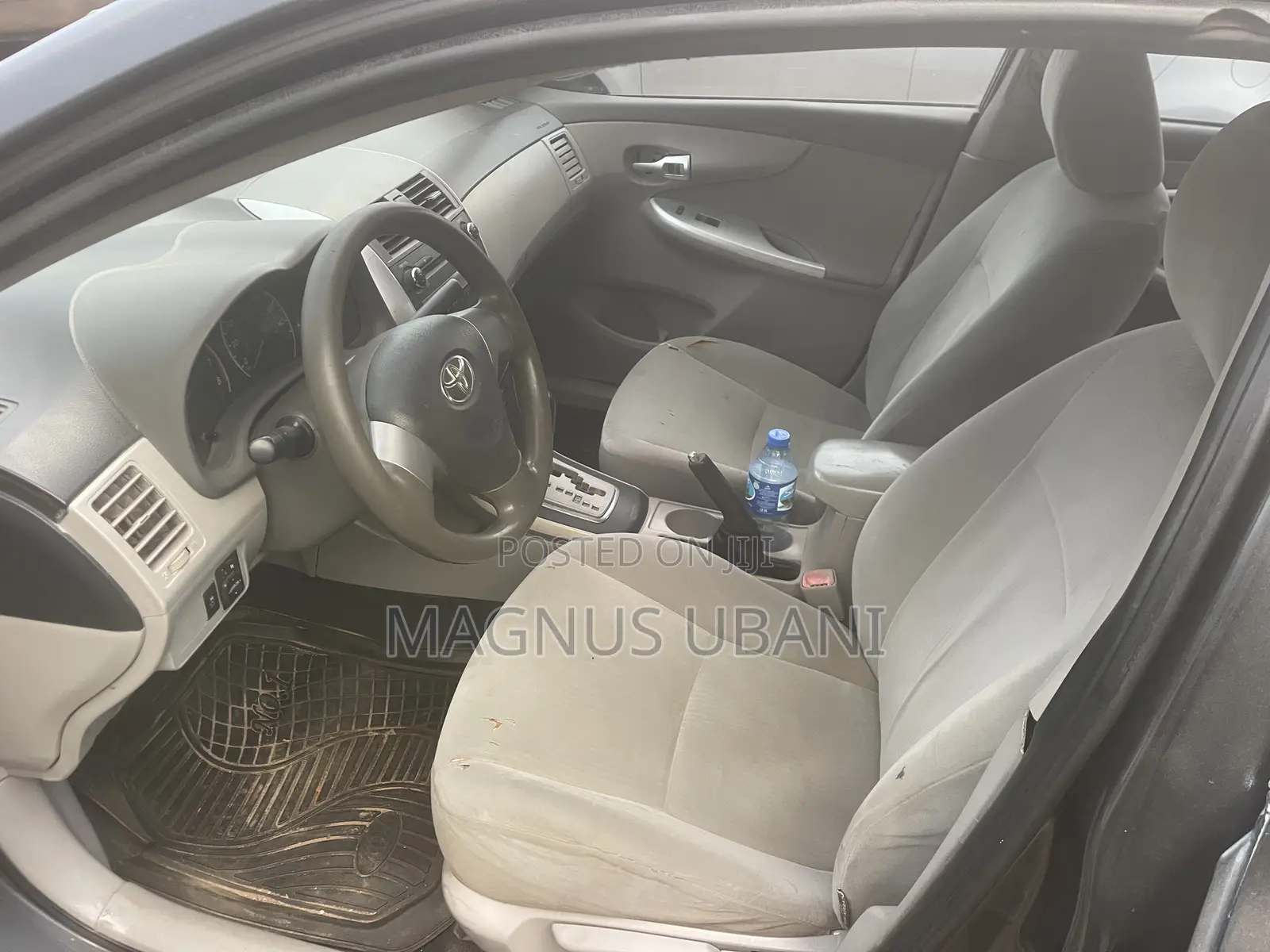 Toyota Corolla LE 4dr Sedan (1.8L 4 cyl 4A) 2009 Gray