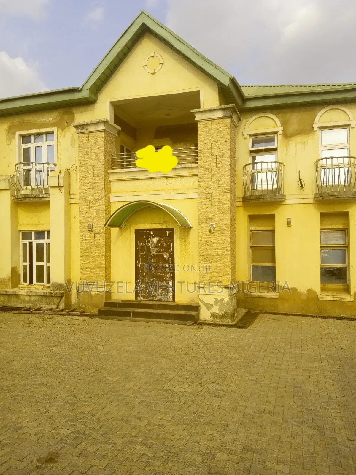 6bdrm Duplex in Gaduwa Estate Main for sale