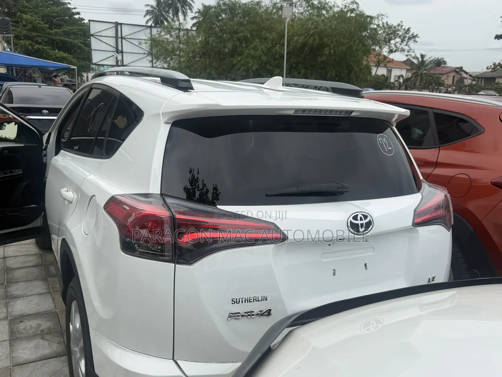 Toyota RAV4 LE 4dr SUV (2.5L 4cyl 6A) 2018 White