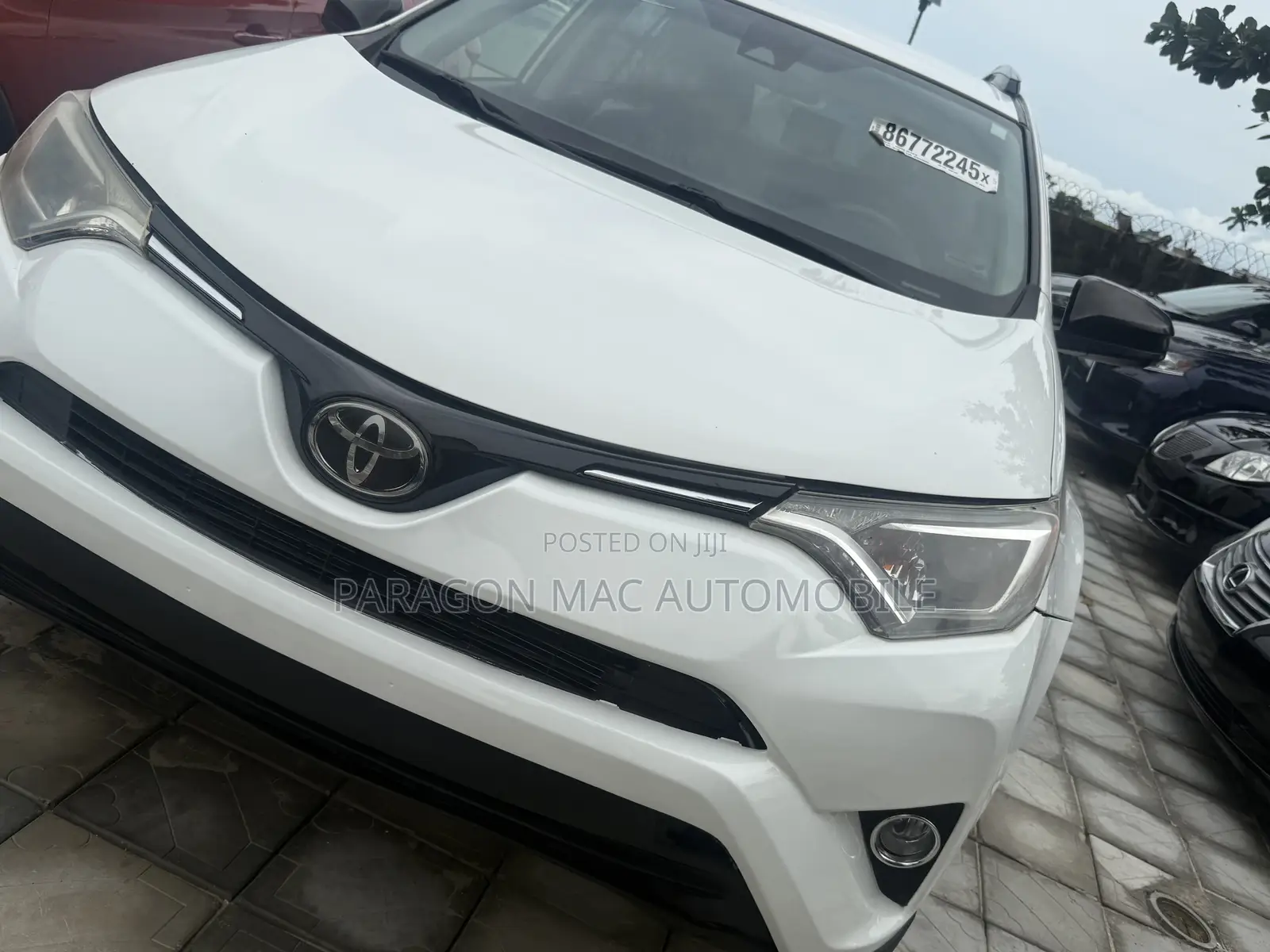 Toyota RAV4 LE 4dr SUV (2.5L 4cyl 6A) 2018 White