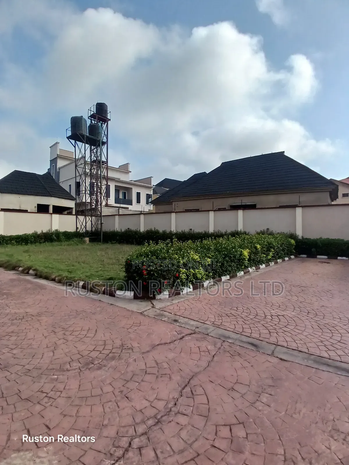 12bdrm Block of Flats in Akobo for sale
