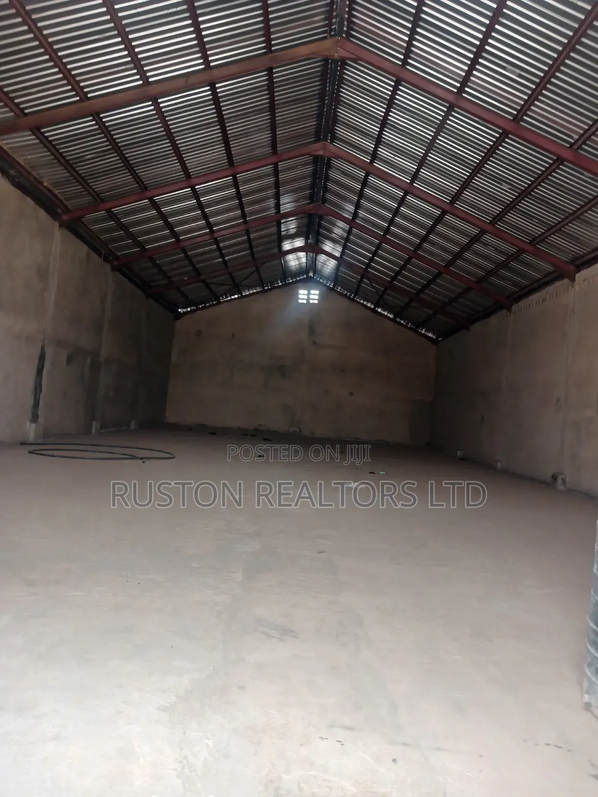 Warehouse Measuring About 1,800sm