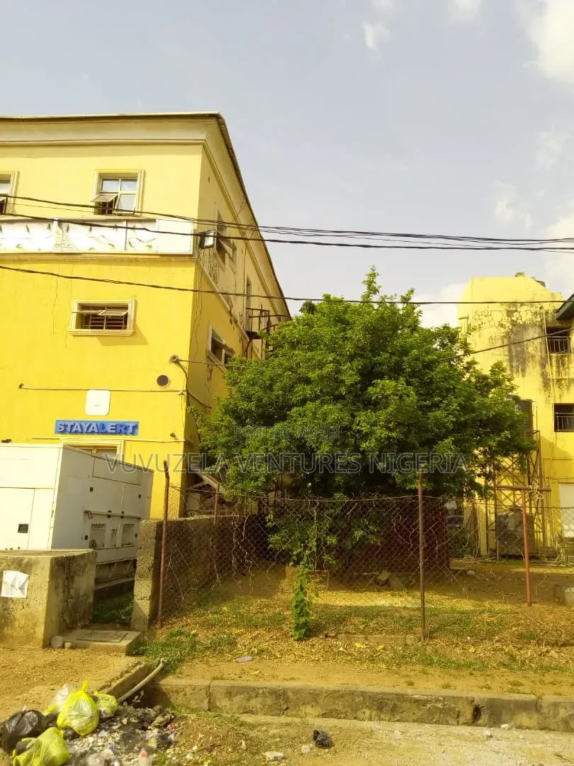 4bdrm Duplex in Gaduwa Estate for sale