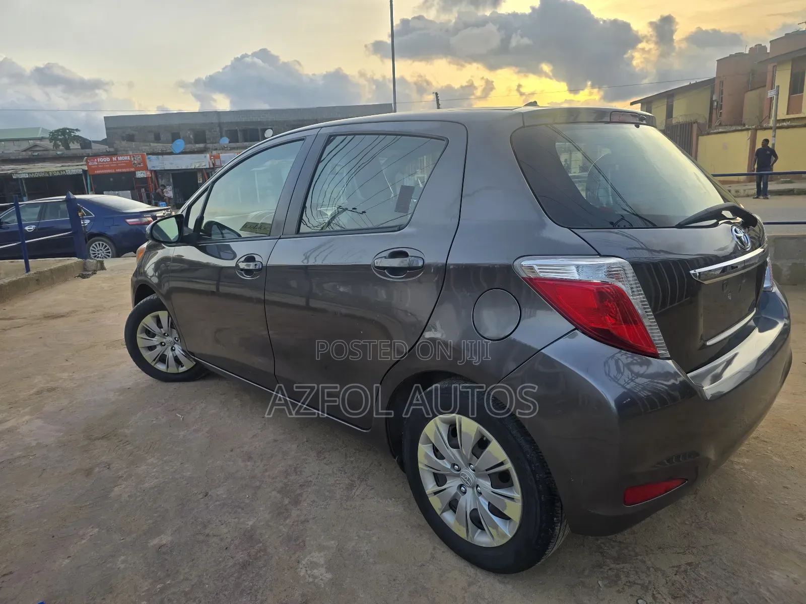 Toyota Yaris SE Hatchback 5dr 2013 Gray