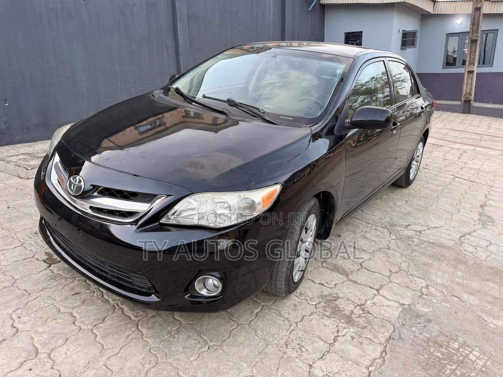 Toyota Corolla LE 4dr Sedan (1.8L 4cyl 4A) 2012 Black