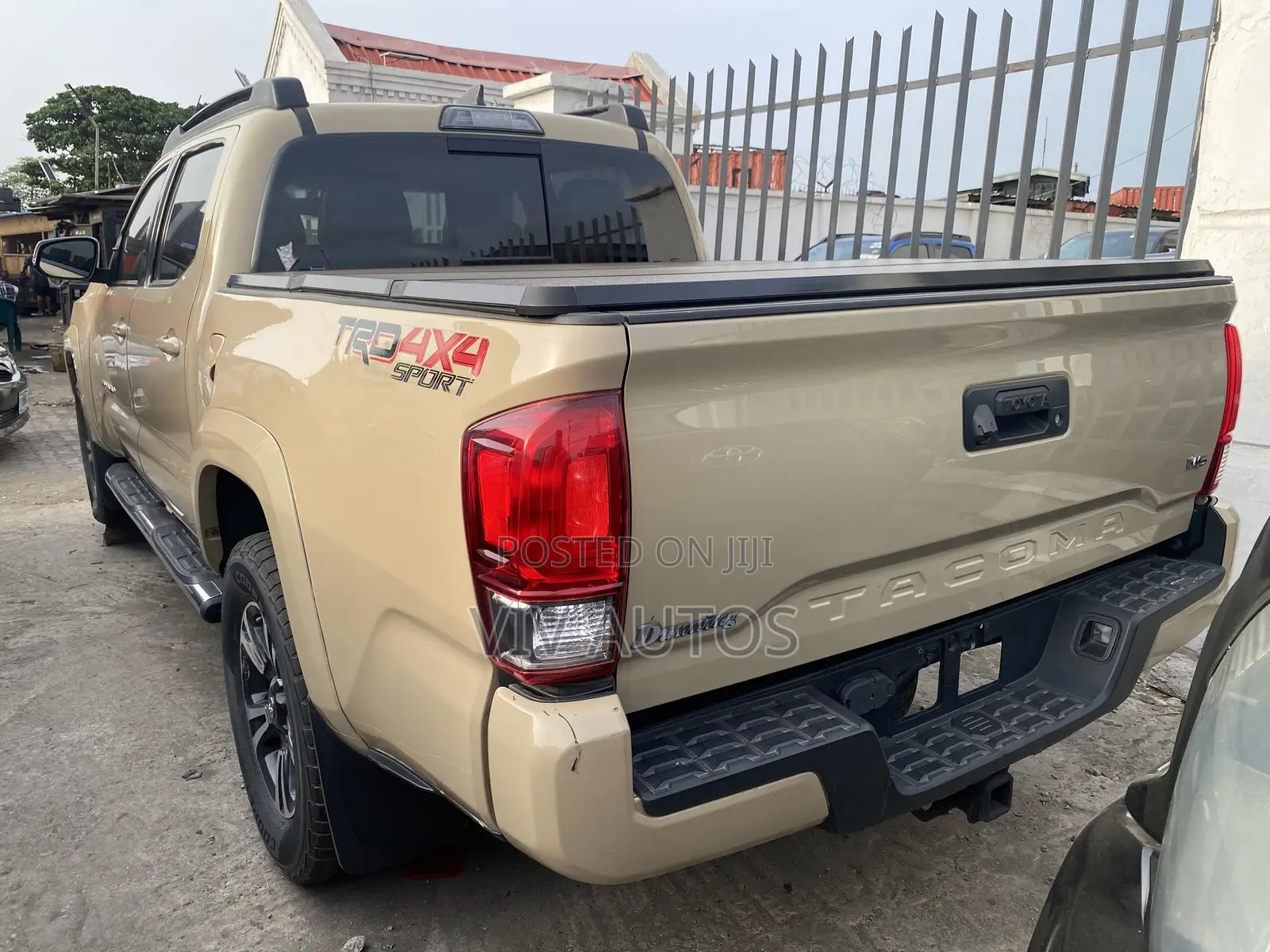 Toyota Tacoma TRD Off Road 2017 Beige