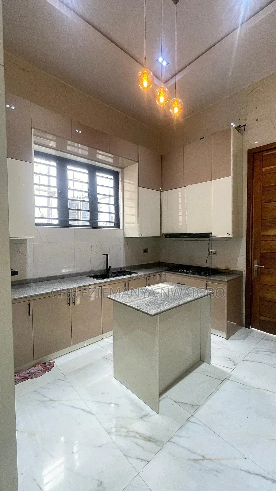 4bdrm Duplex in Agungi for rent