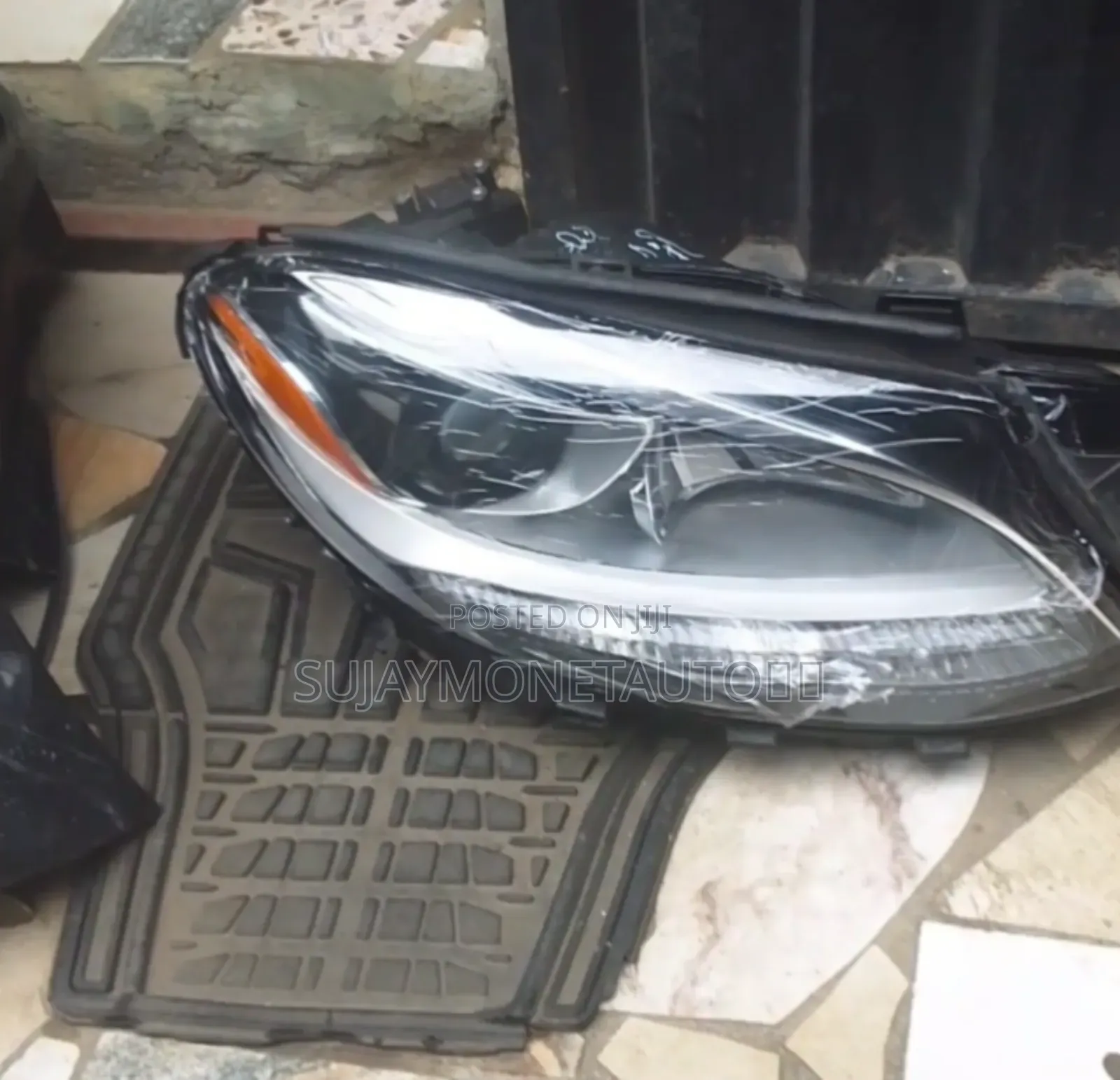 Mercedes Benz Gla 2016 Right/Left Headlamp Full Light Non Charger