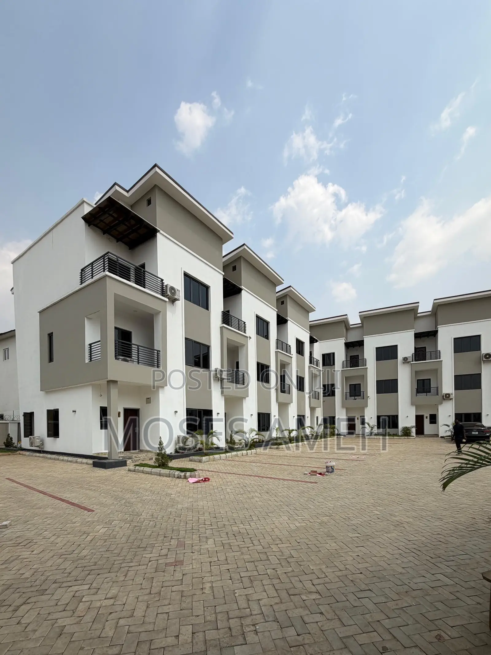 4bdrm Townhouse/Terrace in Jahi for sale