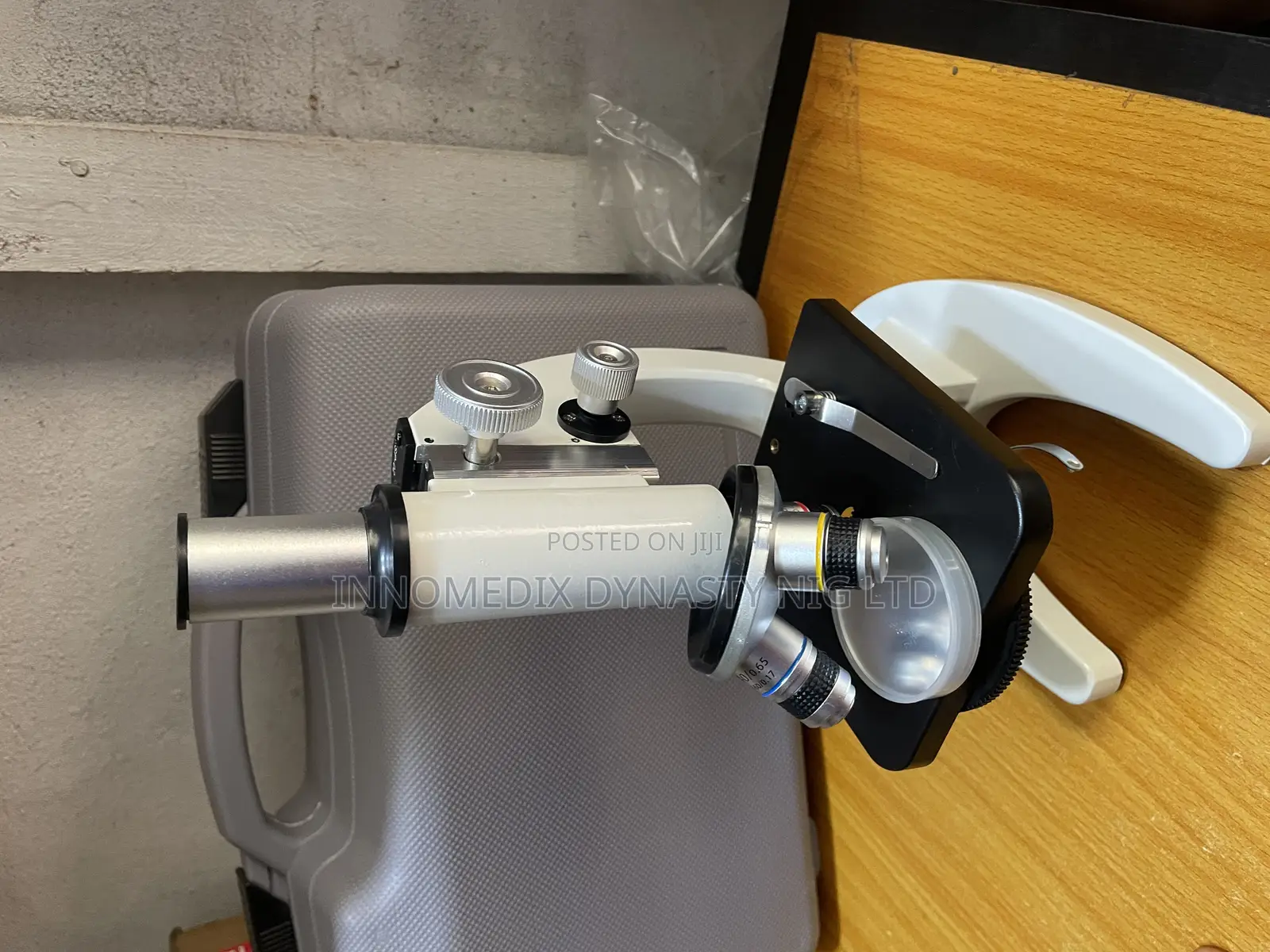 Microscope