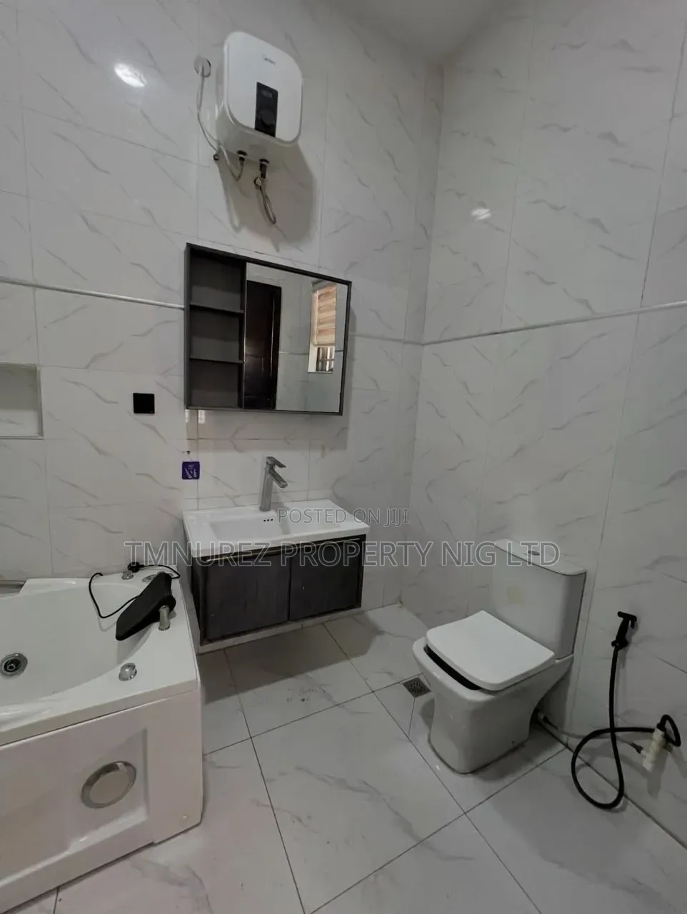 4bdrm Duplex in Ajah Estate for rent