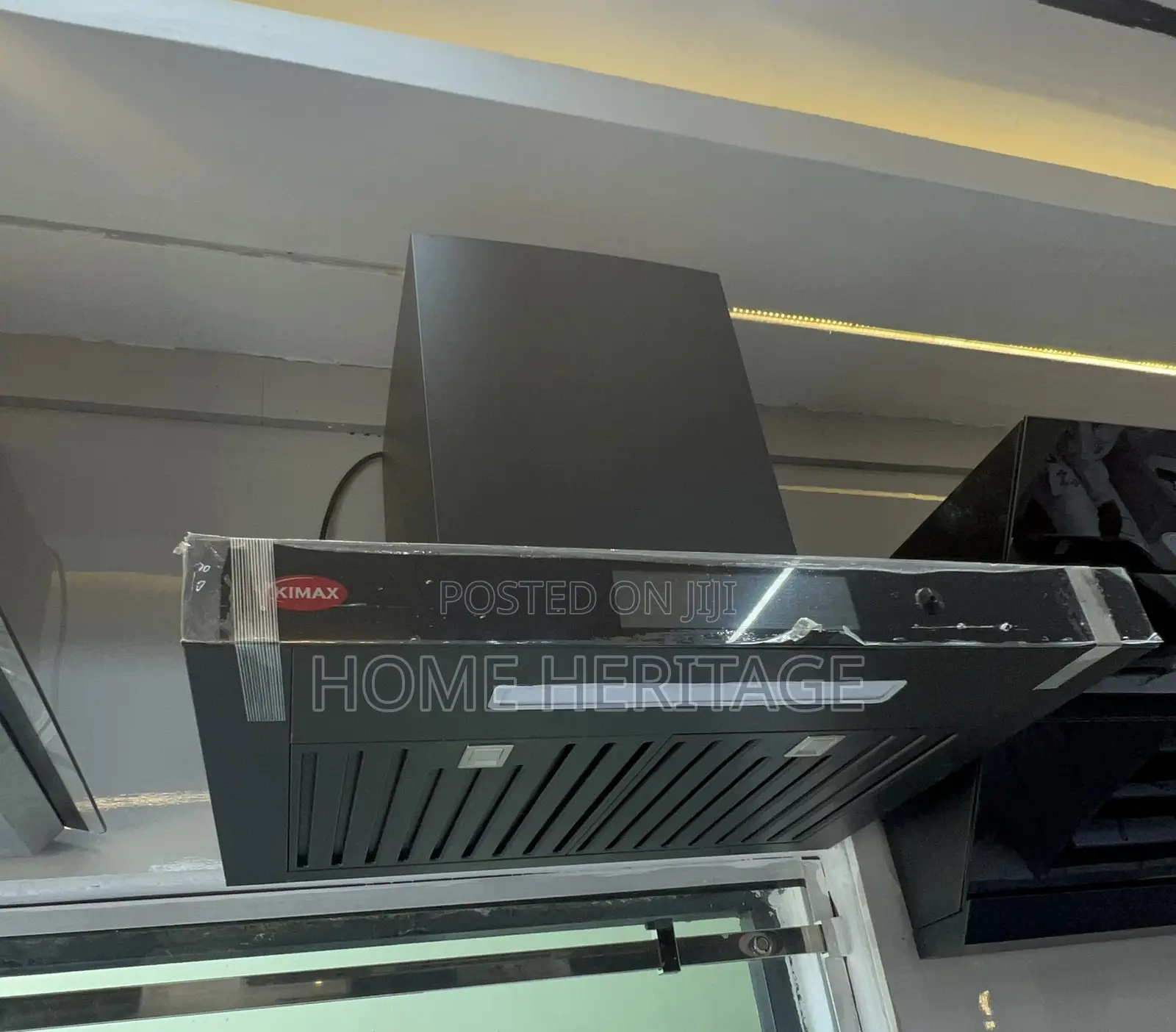 Luxury Kitchen Heat Extractor Maat Black