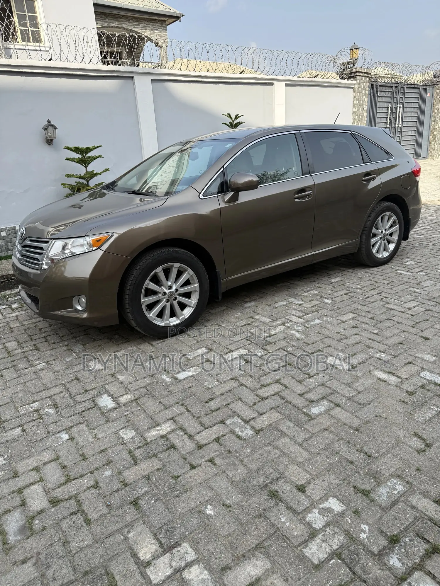 Toyota Venza AWD 2011 Brown
