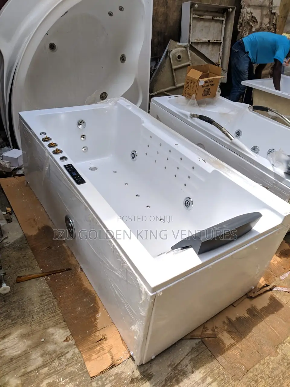 England Jacuzzi Bathtub