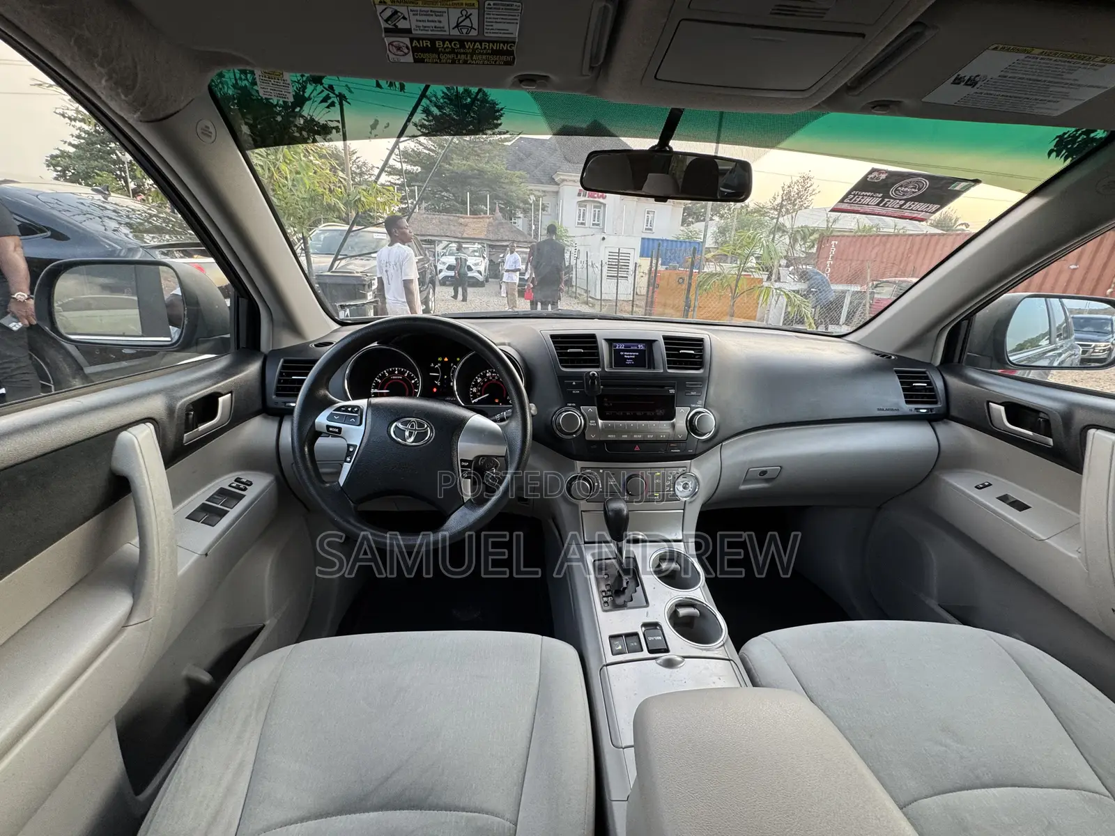 Toyota Highlander SE 2012 Blue