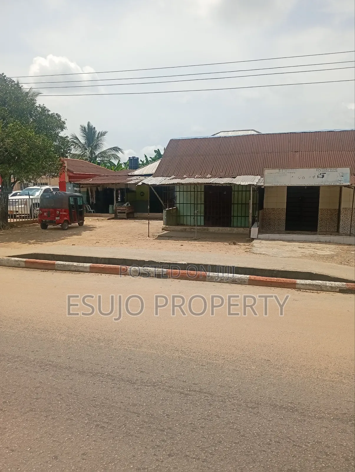 10bdrm Room & Parlour in Abak Road, Uyo for sale