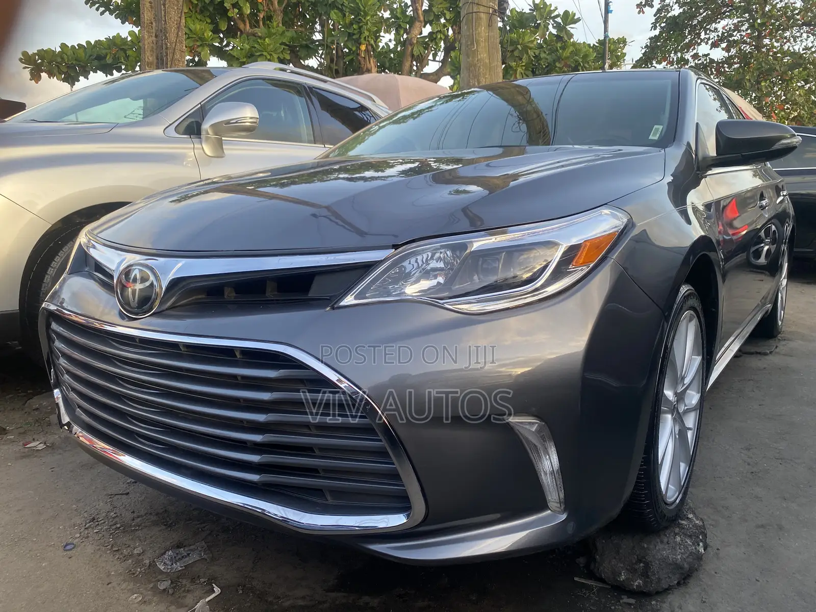 Toyota Avalon Limited Sedan FWD (3.5L 6cyl 6A) 2013 Gray