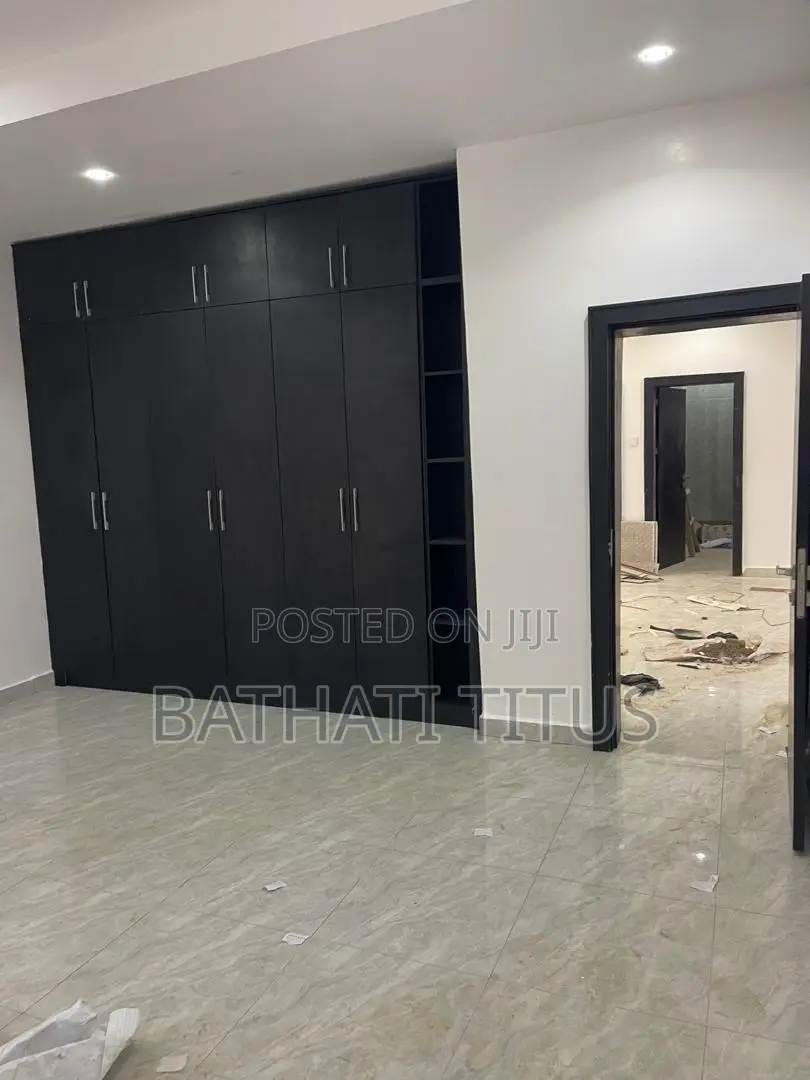 3bdrm Block of Flats in Jahi for sale