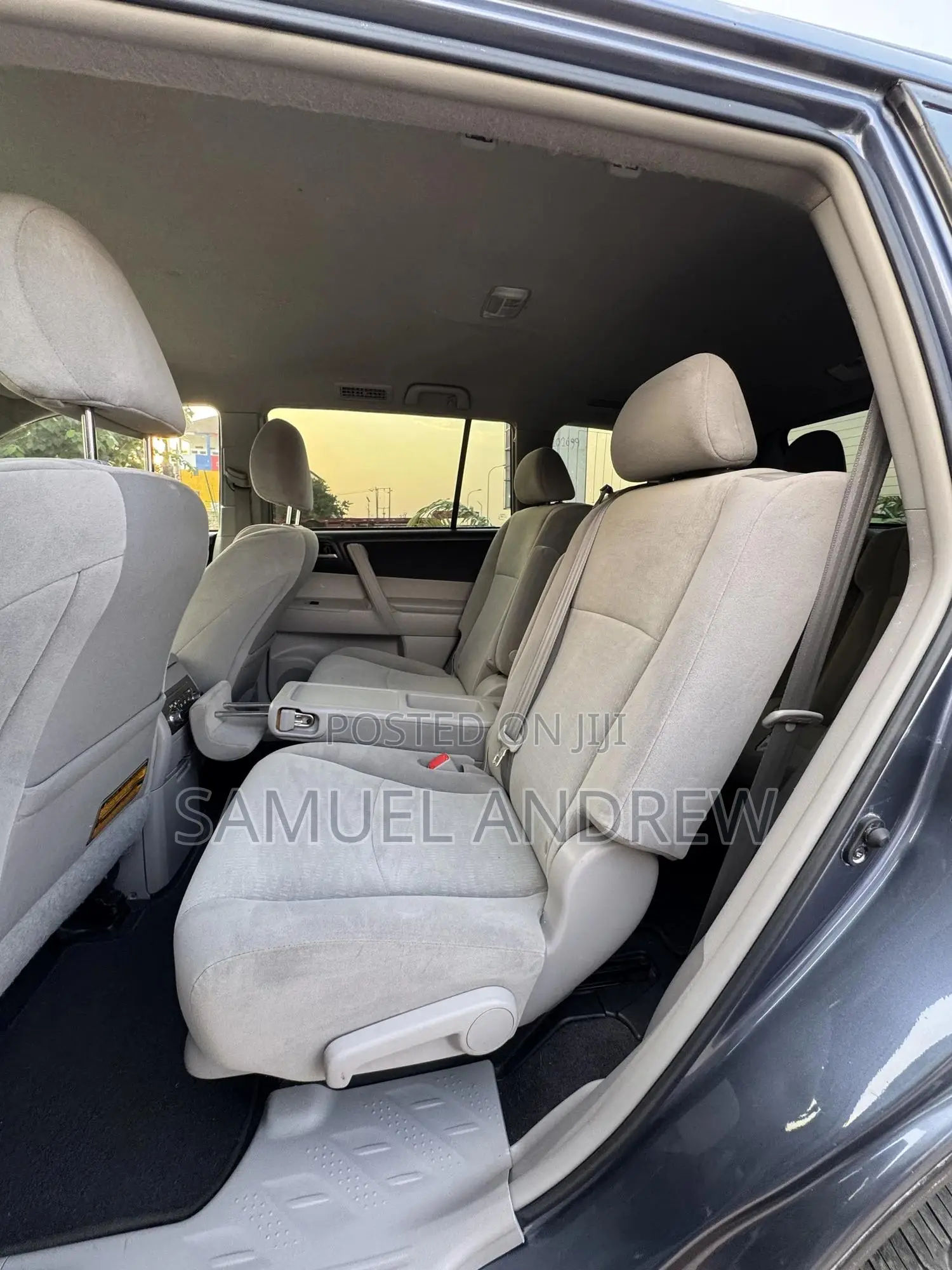 Toyota Highlander SE 2012 Blue