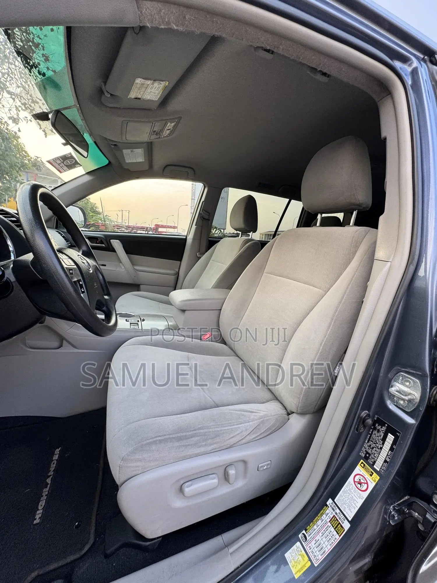 Toyota Highlander SE 2012 Blue
