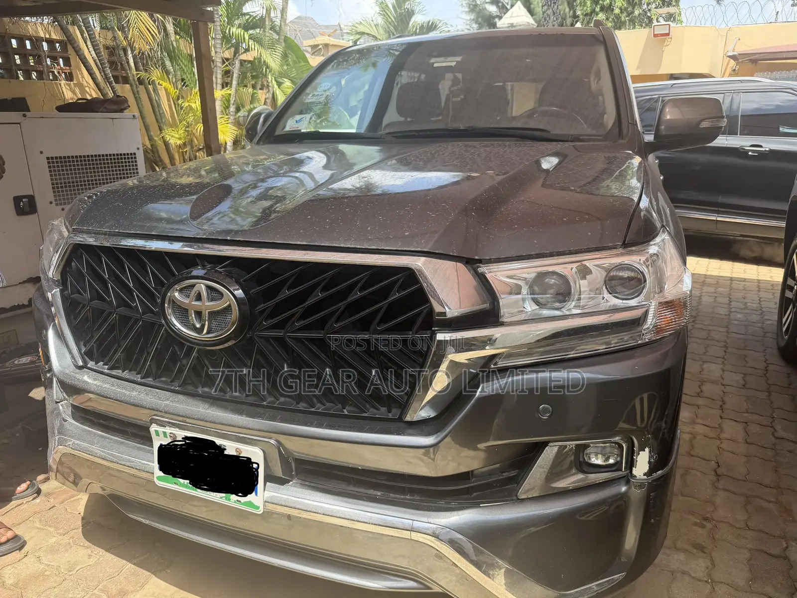Toyota Land Cruiser 5.7 V8 2013 Gray