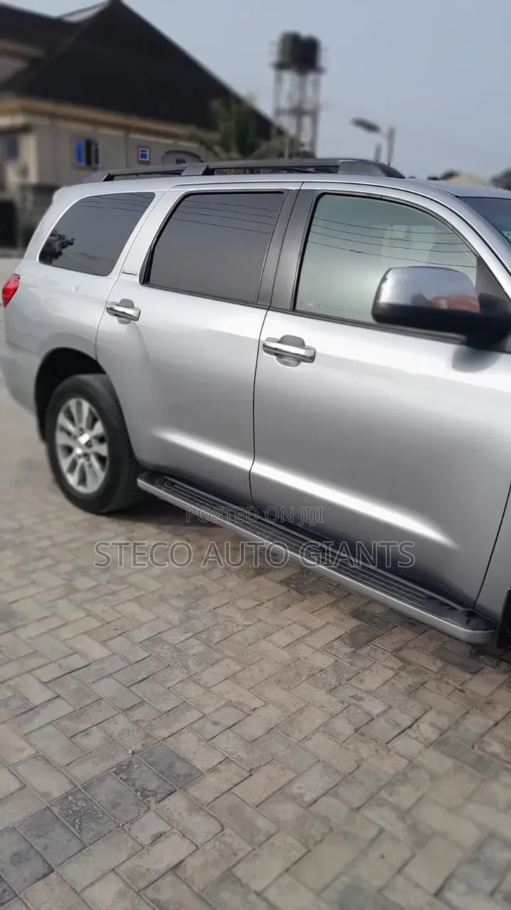 Toyota Sequoia 2011 Silver