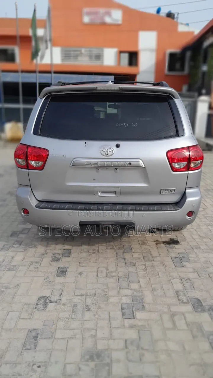 Toyota Sequoia 2011 Silver