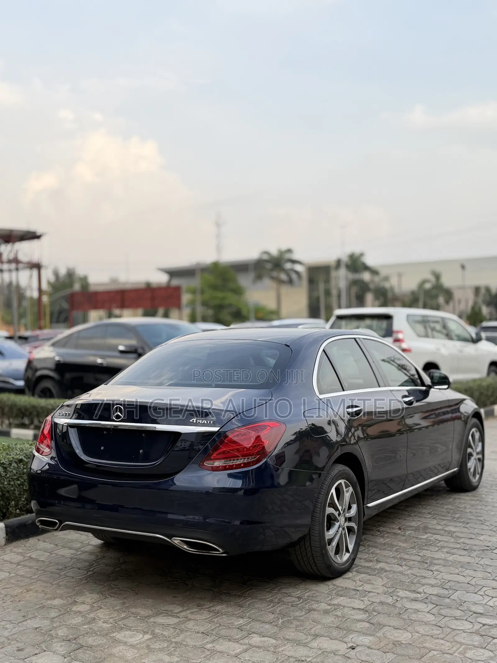 Mercedes-Benz C300 Luxury Sedan RWD (2.0L 4cyl 7A) 2016 Blue