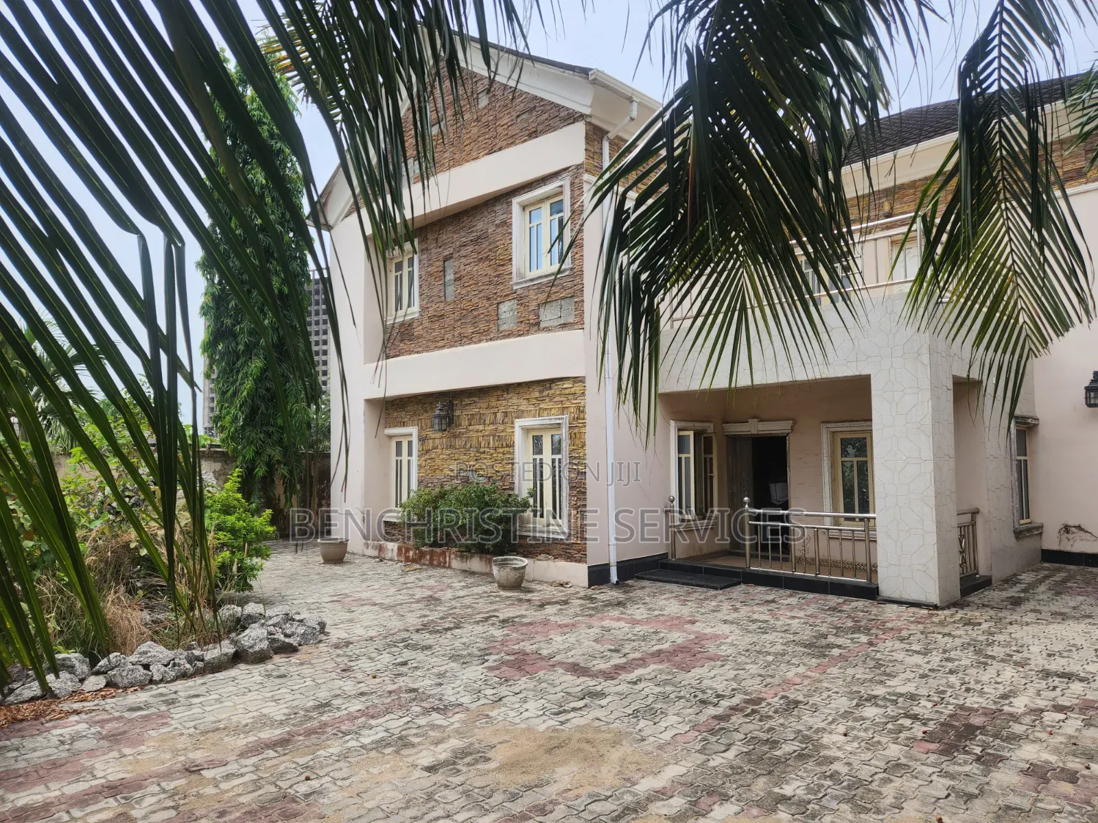 6bdrm Duplex in Iba / Ojo for sale
