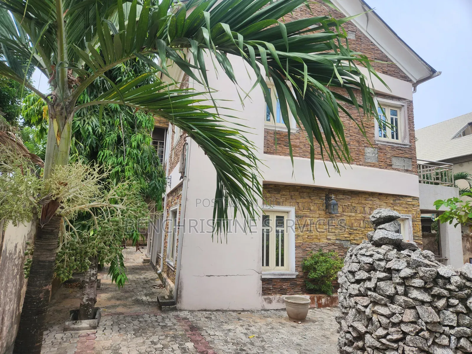 6bdrm Duplex in Iba / Ojo for sale