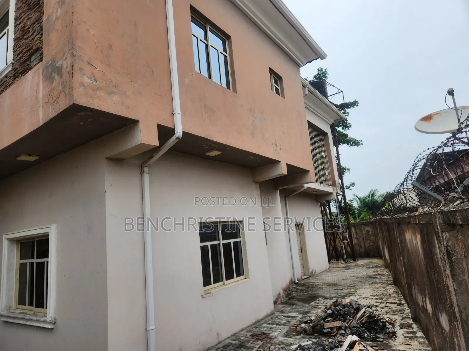 6bdrm Duplex in Iba / Ojo for sale