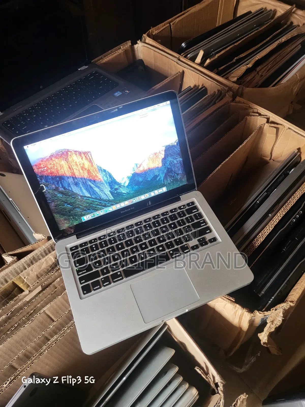 Laptop Apple MacBook Air 2011 4GB Intel Core Ultra 7 SSHD+SSD 128GB
