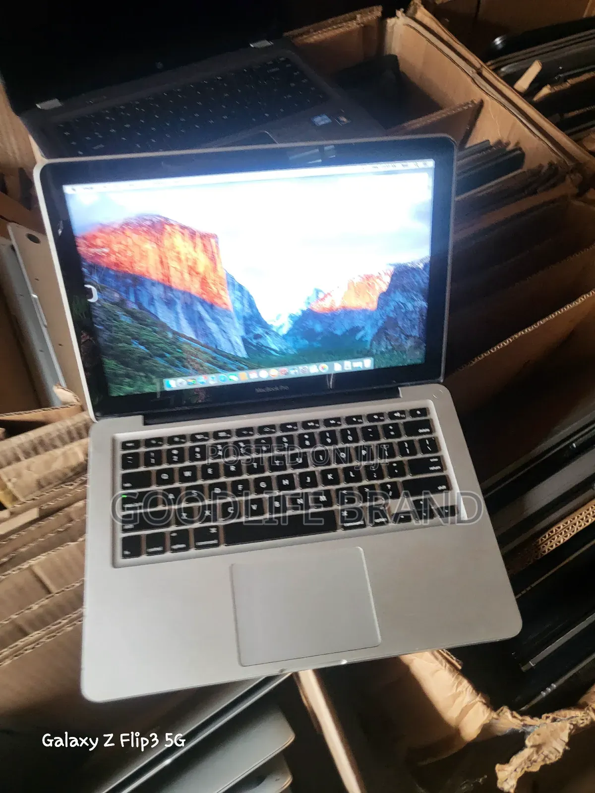 Laptop Apple MacBook Air 2011 4GB Intel Core Ultra 7 SSHD+SSD 128GB