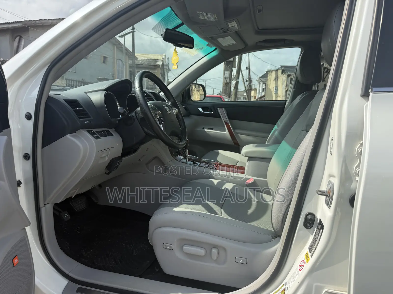 Toyota Highlander Limited 3.5l 4WD 2013 White