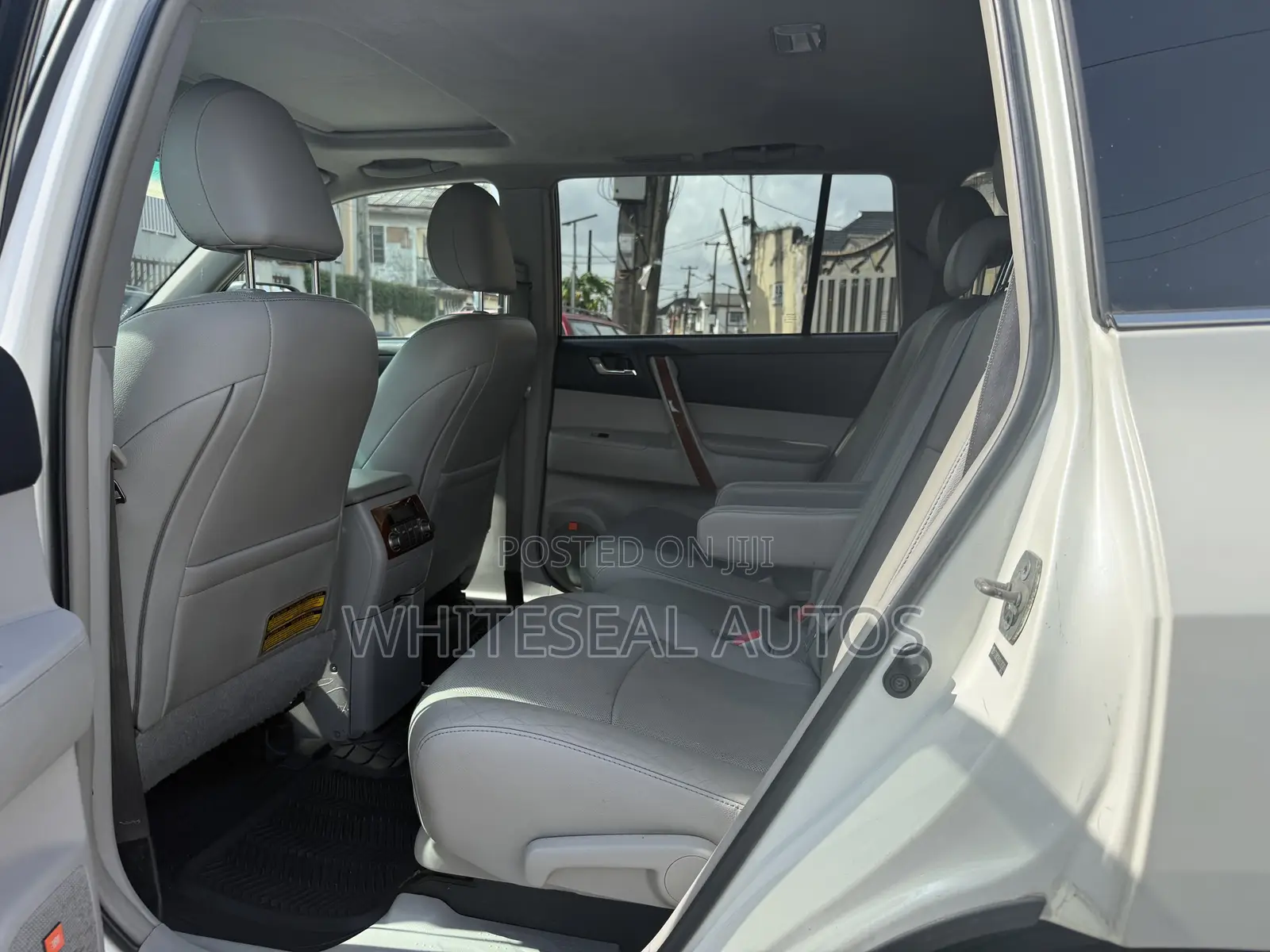 Toyota Highlander Limited 3.5l 4WD 2013 White