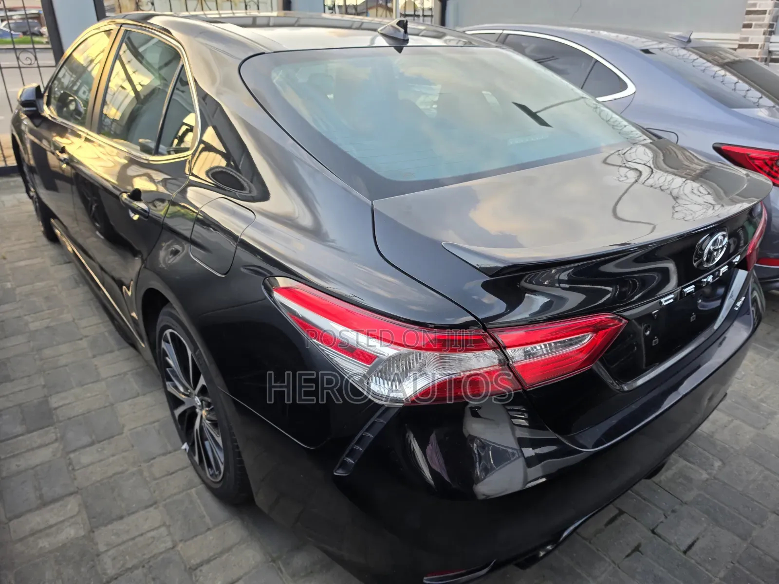 Toyota Camry SE FWD 2020 Black