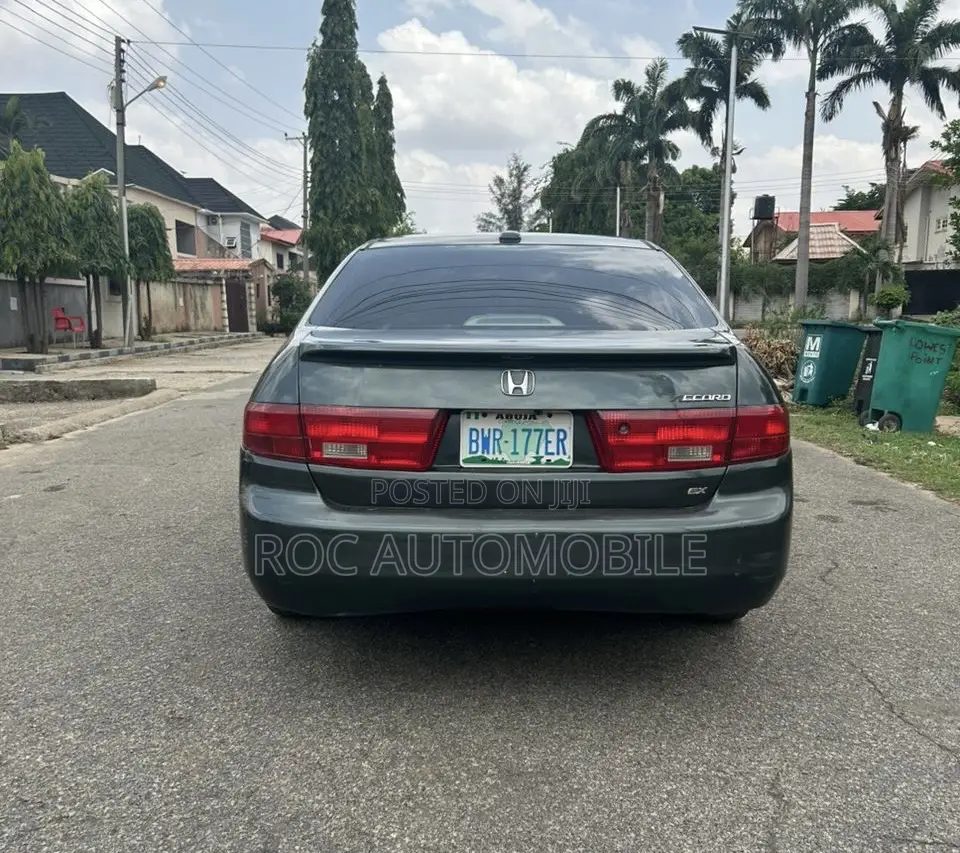Honda Accord 2005 Gray