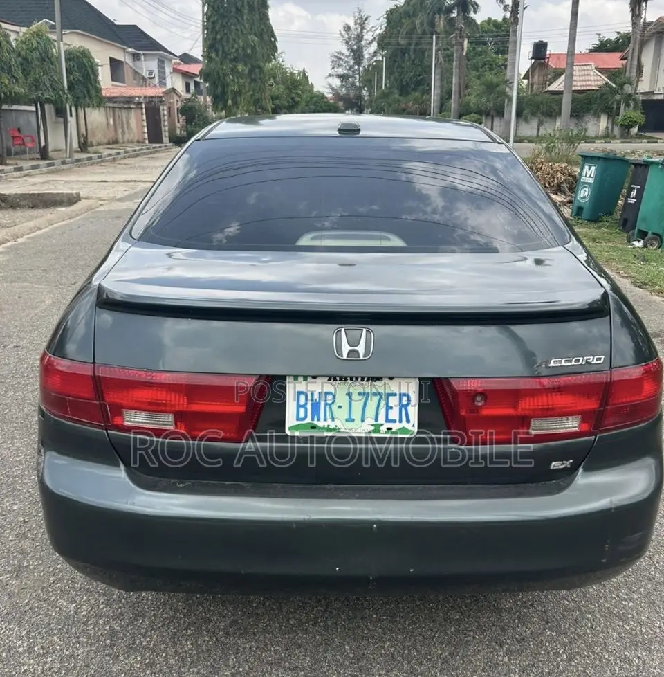 Honda Accord 2005 Gray