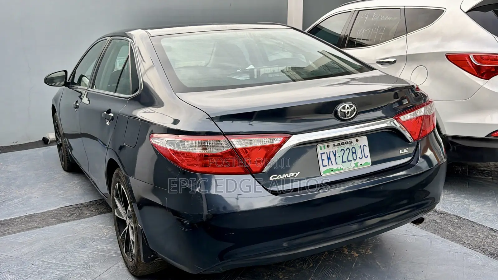 Toyota Camry LE 4dr Sedan (2.5L 4cyl 6A) 2017 Green