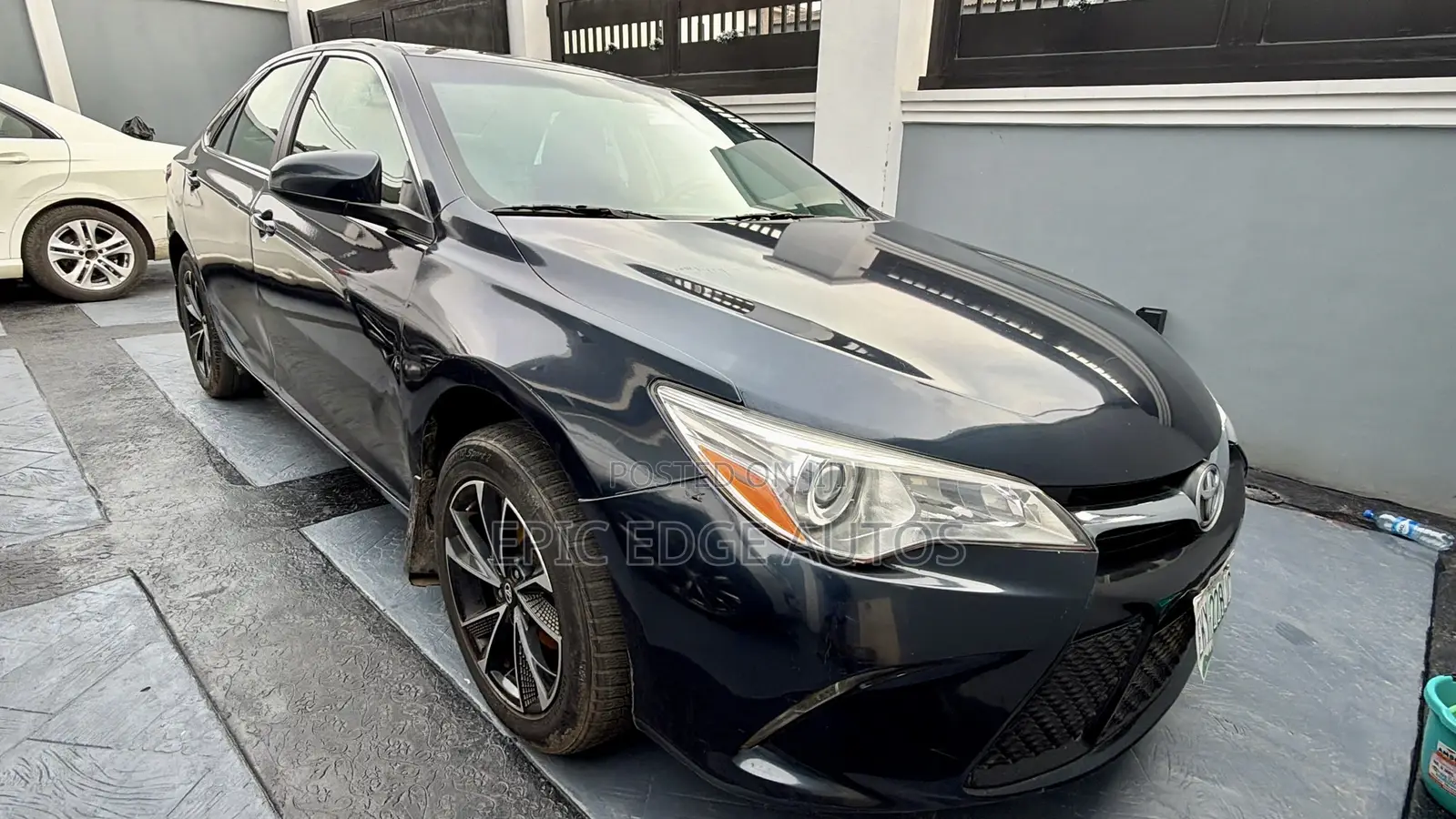 Toyota Camry LE 4dr Sedan (2.5L 4cyl 6A) 2017 Green