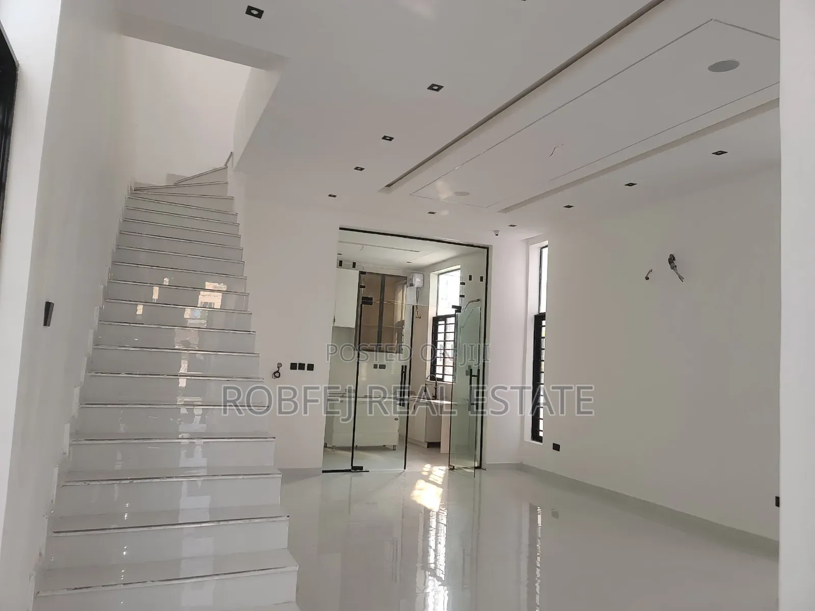 4bdrm Duplex in Greenland Estate for sale