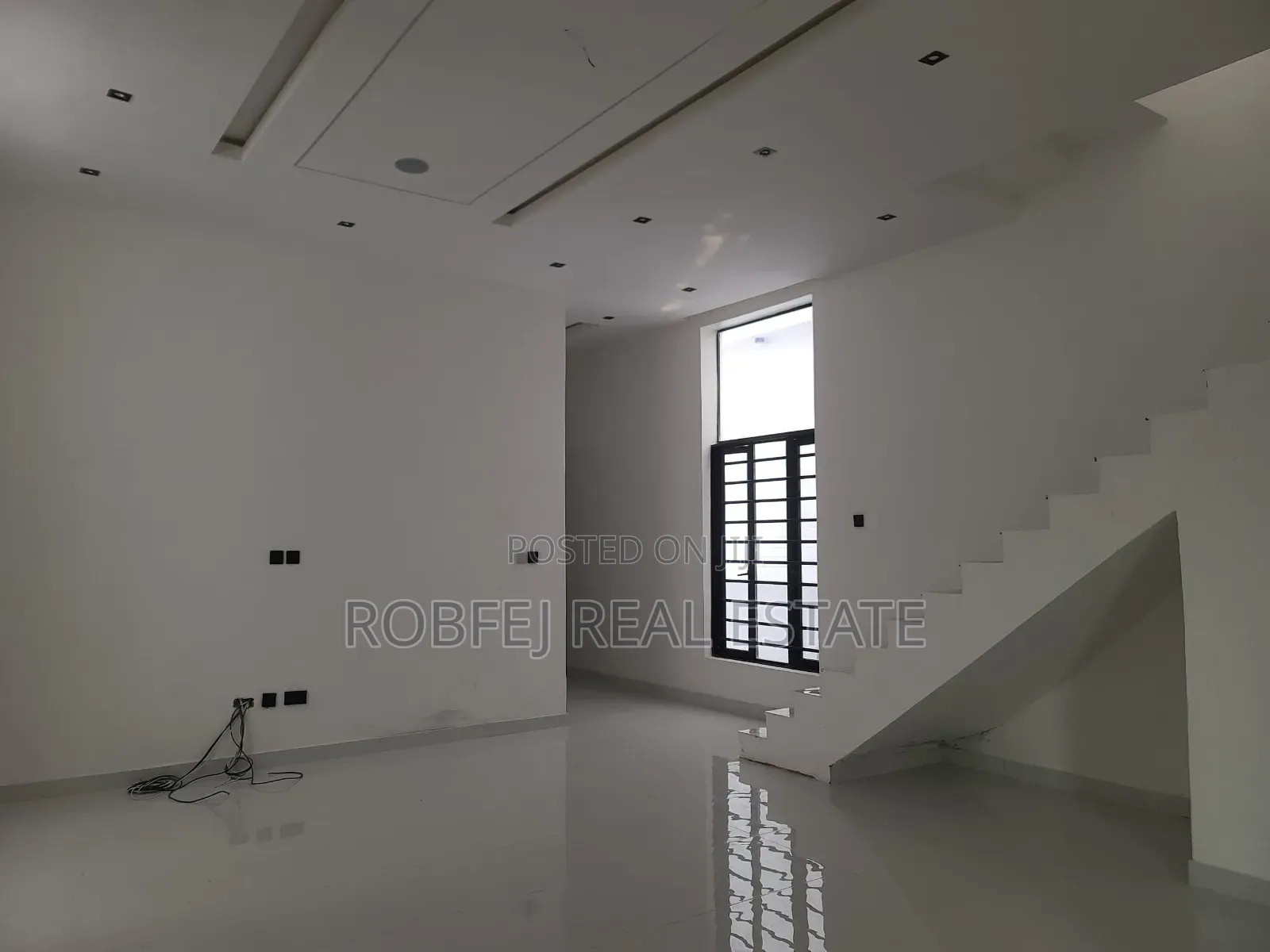 4bdrm Duplex in Greenland Estate for sale