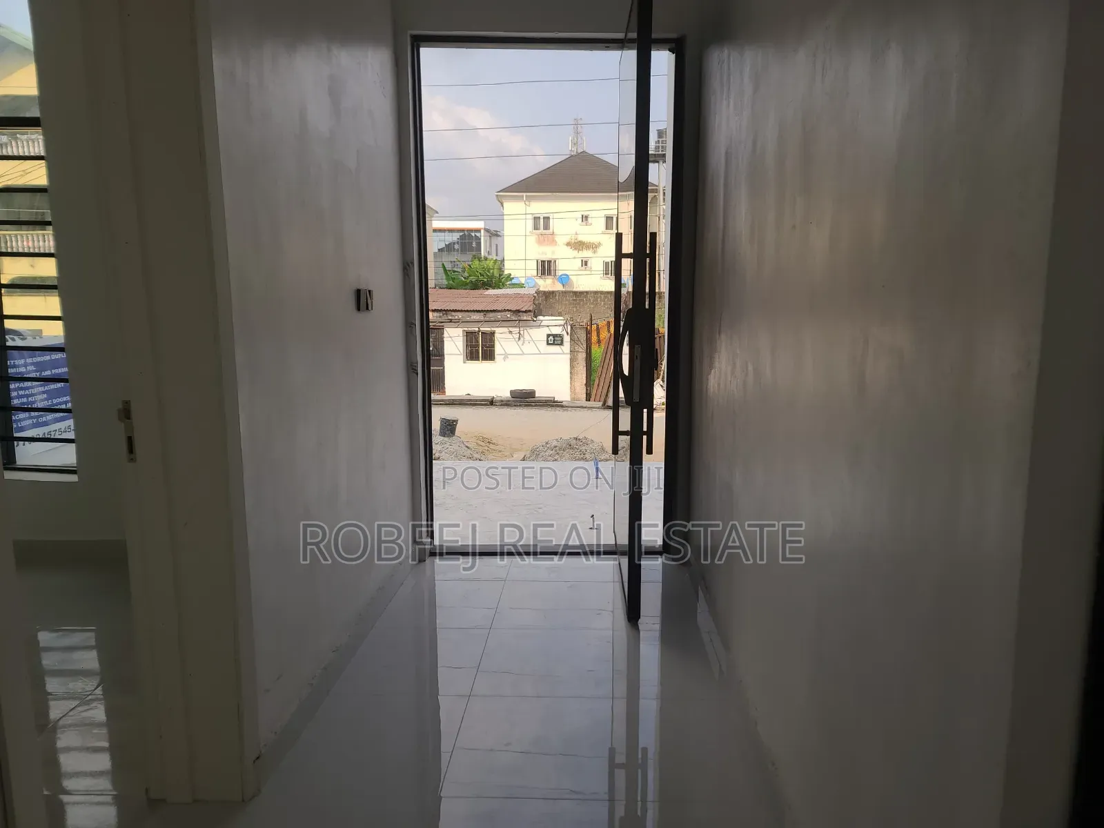 4bdrm Duplex in Greenland Estate for sale