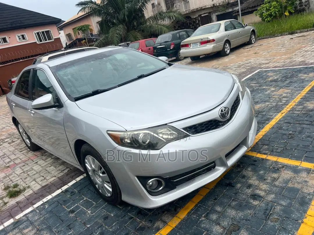 Toyota Camry 2014 Silver